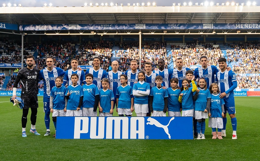 El Deportivo Alavés homenajea a IMQ por sus 90 años cuidando de la salud y del deporte